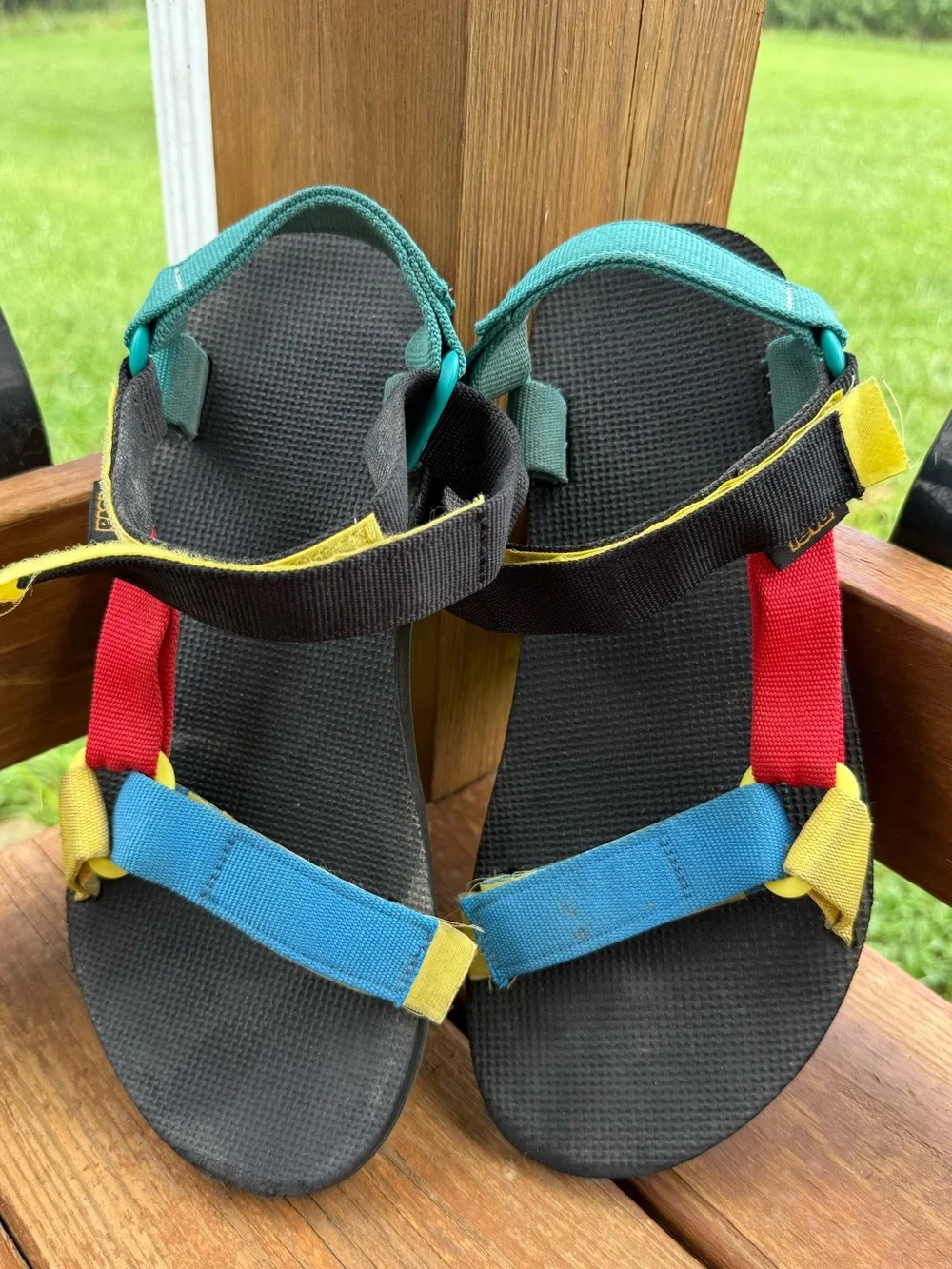 Teva classic retro 90's multicolor hook and loop strap sandal Men's 9